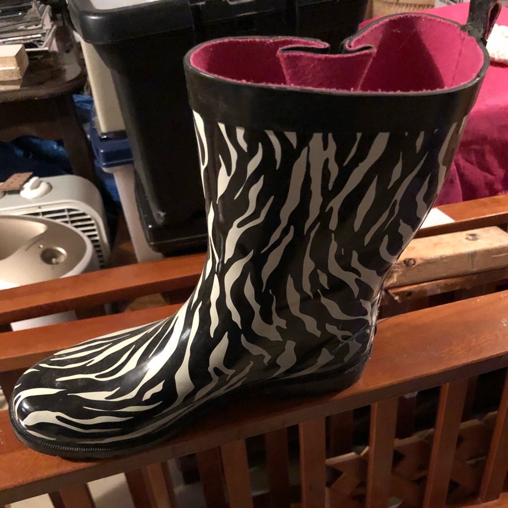 Zebra rain boots